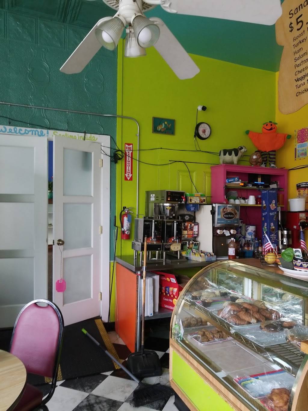 Tomales deli + cafe | restaurant | 27000 Shoreline Hwy, Tomales, CA 94971, USA | 7078782732 OR +1 707-878-2732