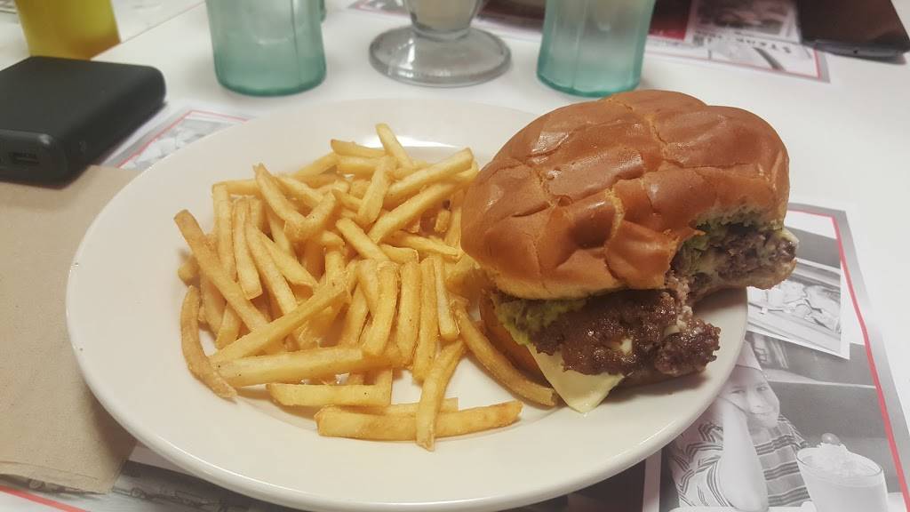 Steak n Shake | restaurant | 2490 FL-580, Clearwater, FL 33761, USA | 7277961648 OR +1 727-796-1648