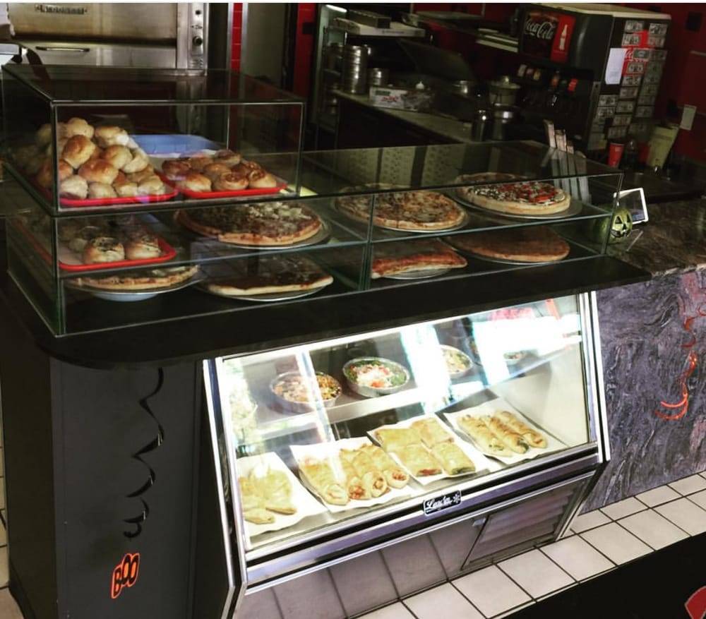 Paisanos Pizza & Catering | restaurant | 708 Portion Rd, Ronkonkoma, NY 11779, USA | 6316764588 OR +1 631-676-4588