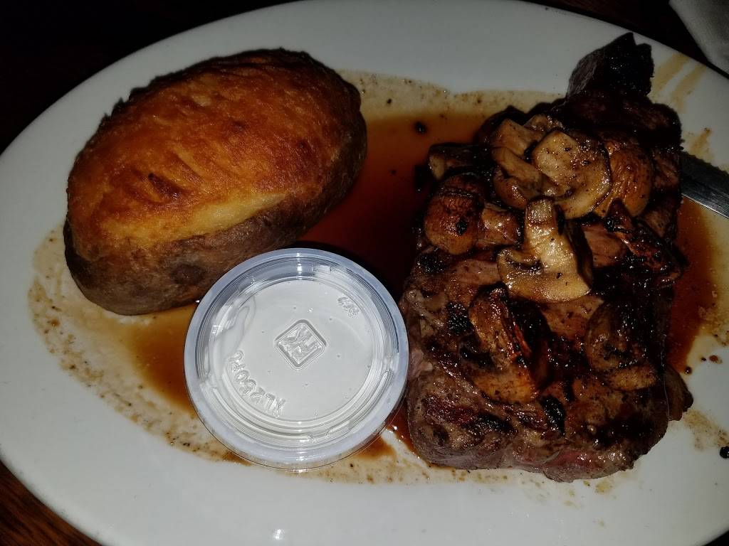 Joe Clarks Restaurant | restaurant | 42 Gravois Rd, Fenton, MO 63026, USA | 6363432177 OR +1 636-343-2177