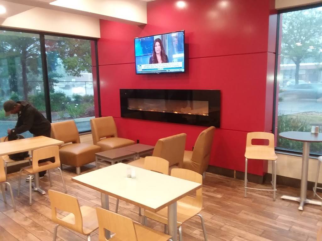 Wendys | restaurant | 1711 N Main St, Gainesville, FL 32609, USA | 3523737210 OR +1 352-373-7210