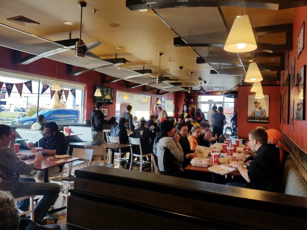 Raising Canes Chicken Fingers | meal takeaway | 10490 Westport Rd, Louisville, KY 40241, USA | 5024254040 OR +1 502-425-4040