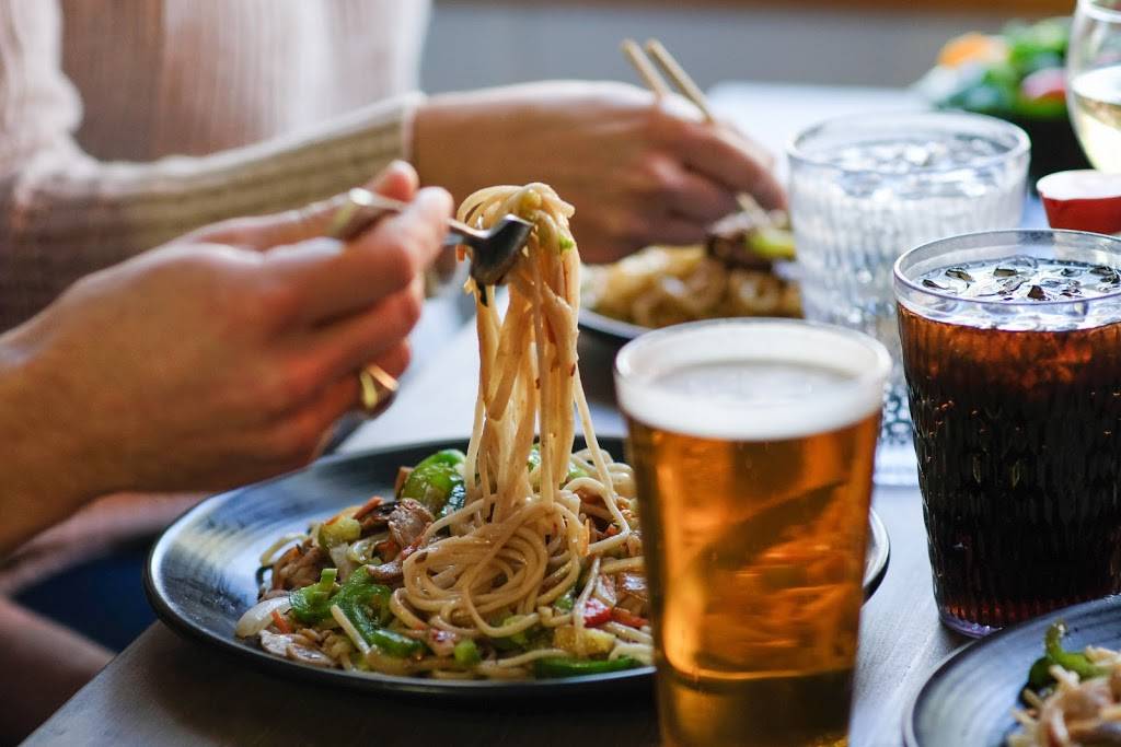 HuHot Mongolian Grill | restaurant | 2035 N Rock Rd, Wichita, KS 67206, USA | 3165583630 OR +1 316-558-3630