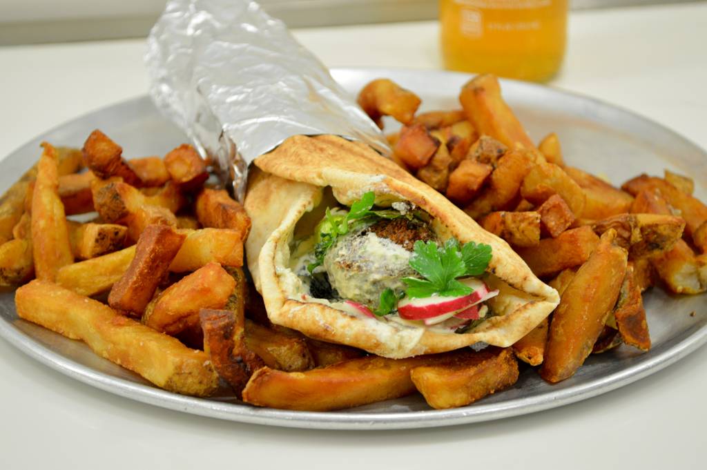 Just Falafel | restaurant | 500 Dallas Street, Suite t20b - One Allen Center Food Court, Houston, TX 77002, USA | 8328332009 OR +1 832-833-2009