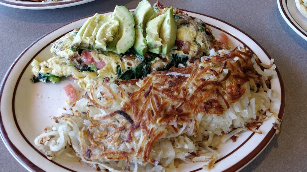 Hot N Tot | restaurant | 2347 Pacific Coast Hwy, Lomita, CA 90717, USA | 3103269626 OR +1 310-326-9626