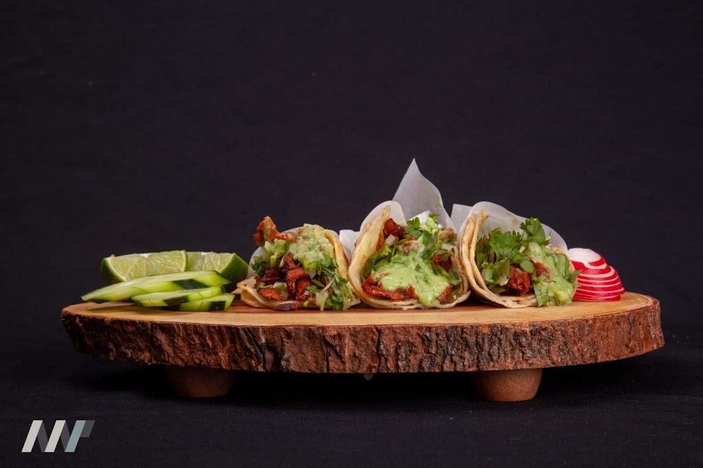 El Rey Tacos Y Mariscos | restaurant | 1034 W 6th St Suite 105, Corona, CA 92882, USA | 9514079090 OR +1 951-407-9090