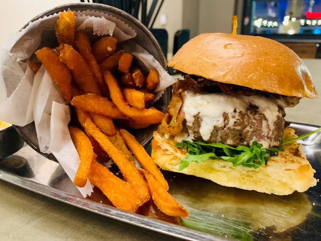 A&B Burgers - Causeway | restaurant | 115 Beverly St, Boston, MA 02114, USA | 8574492251 OR +1 857-449-2251