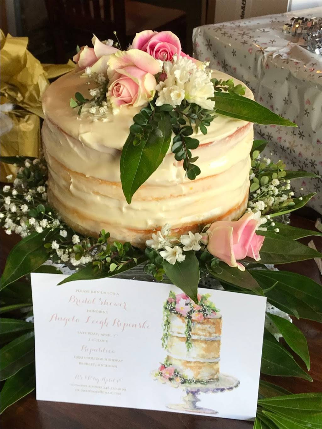 Republica | restaurant | 1999 Coolidge Hwy, Berkley, MI 48072, USA | 2482683175 OR +1 248-268-3175