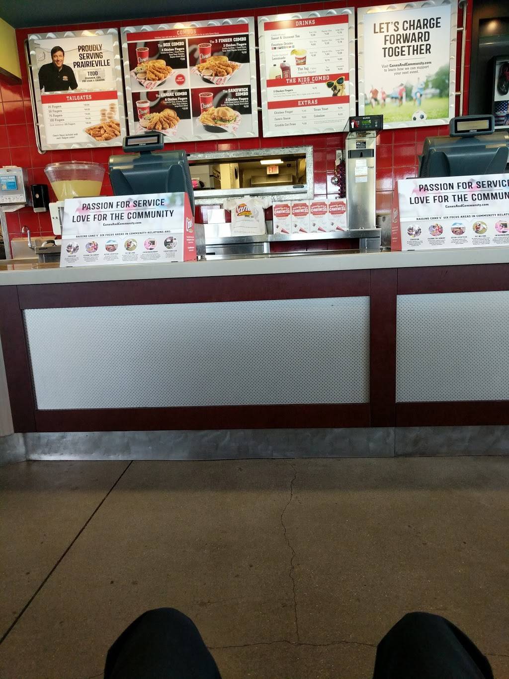 Raising Canes Chicken Fingers | meal takeaway | 17696 Airline Hwy, Prairieville, LA 70769, USA | 2256733465 OR +1 225-673-3465