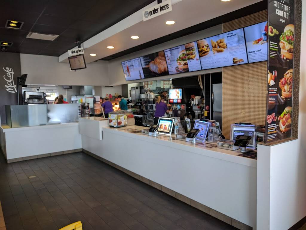 McDonalds | cafe | 911 S State St, Jerseyville, IL 62052, USA | 6184989526 OR +1 618-498-9526