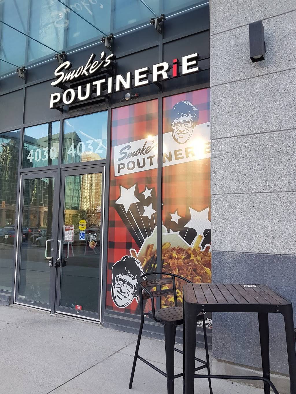 Smokes Poutinerie | restaurant | 4032 Confederation Pkwy, Mississauga, ON L5B 0G4, Canada | 9052322873 OR +1 905-232-2873