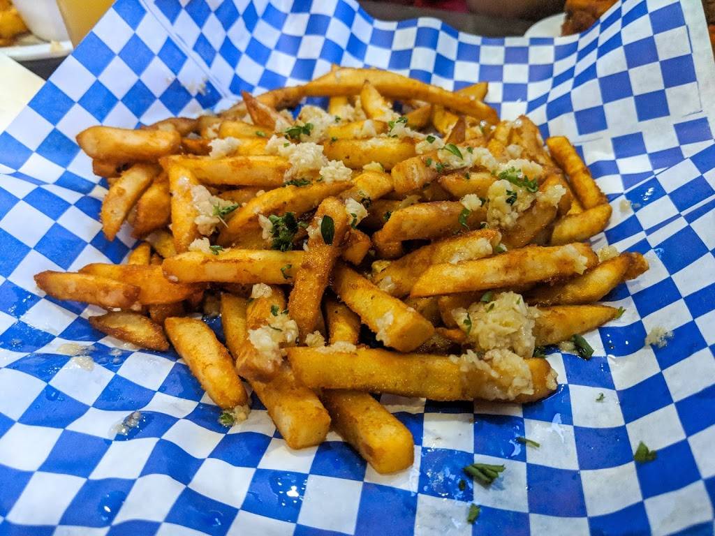 Standard Station Sports Bar & Grill | restaurant | 226 Standard St, El Segundo, CA 90245, USA | 3103222255 OR +1 310-322-2255