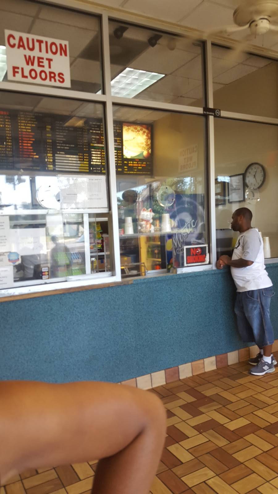 Eddie And Eddie Leonard Carryout | meal takeaway | 2103 Alabama Ave SE, Washington, DC 20020, USA | 2028893199 OR +1 202-889-3199