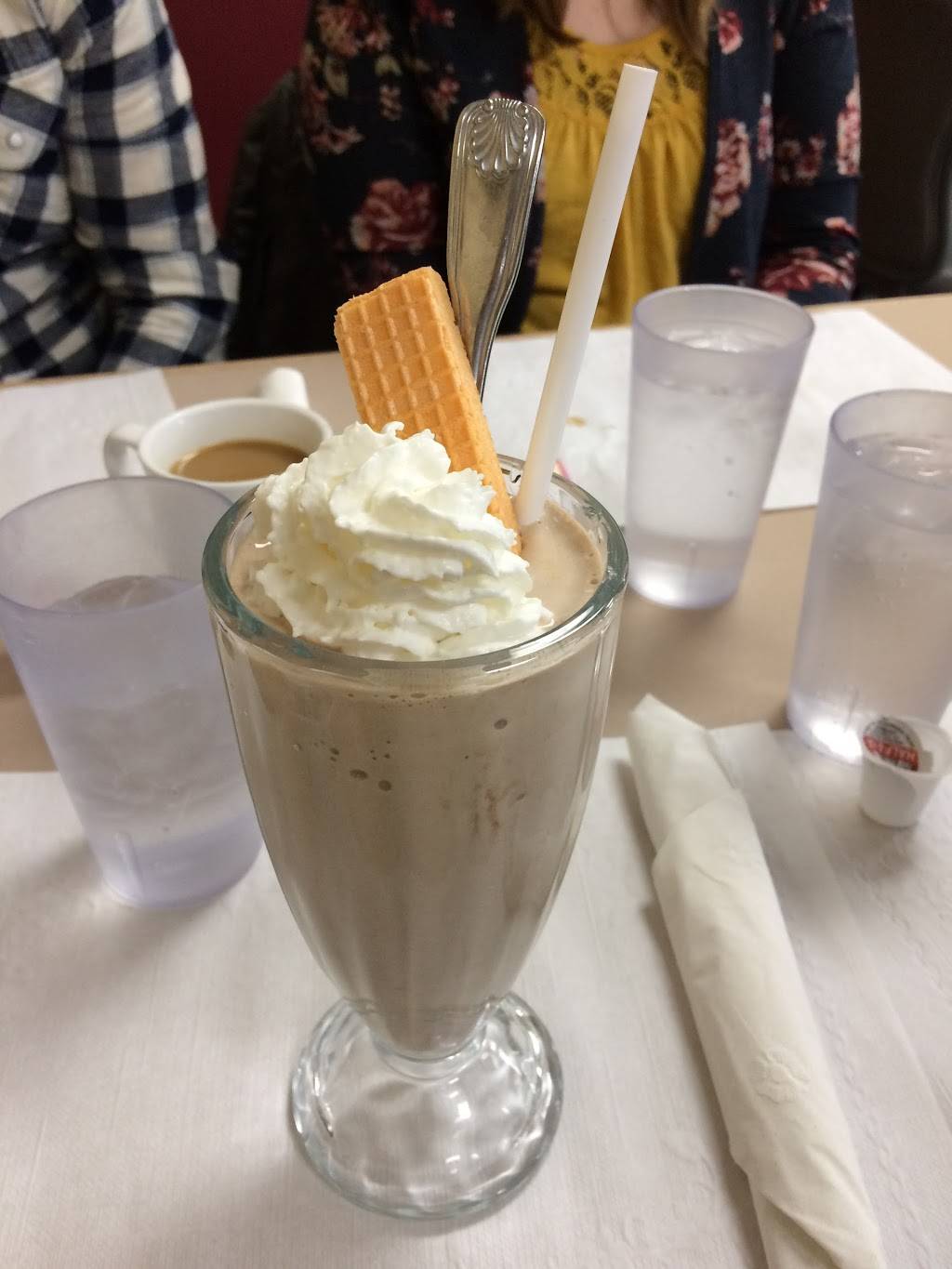 Jewels CAVE | restaurant | 6028 W Broadway Ave, New Hope, MN 55428, USA | 7635610419 OR +1 763-561-0419