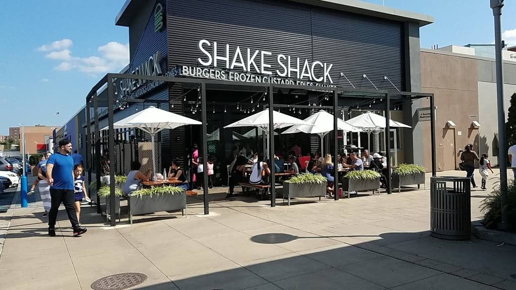 Shake Shack | restaurant | 2090 Mall Walk, Yonkers, NY 10704, USA | 9142891301 OR +1 914-289-1301
