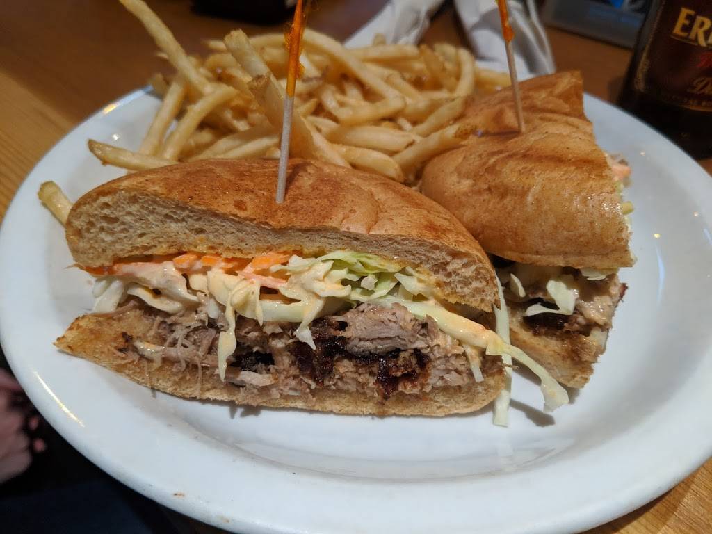 Trailside Café & Beer Garden | restaurant | 3 Del Fino Pl, Carmel Valley, CA 93924, USA | 8312987453 OR +1 831-298-7453