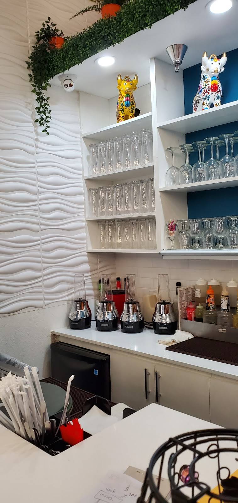 Mares Real Peruvian Cuisine | restaurant | 13586 Village Park Dr #302, Orlando, FL 32837, USA | 4077309539 OR +1 407-730-9539