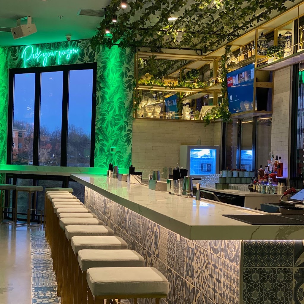 Ivy By The Lake | restaurant | 46110 Lake Center Plaza, Sterling, VA 20165, USA | 5715264626 OR +1 571-526-4626