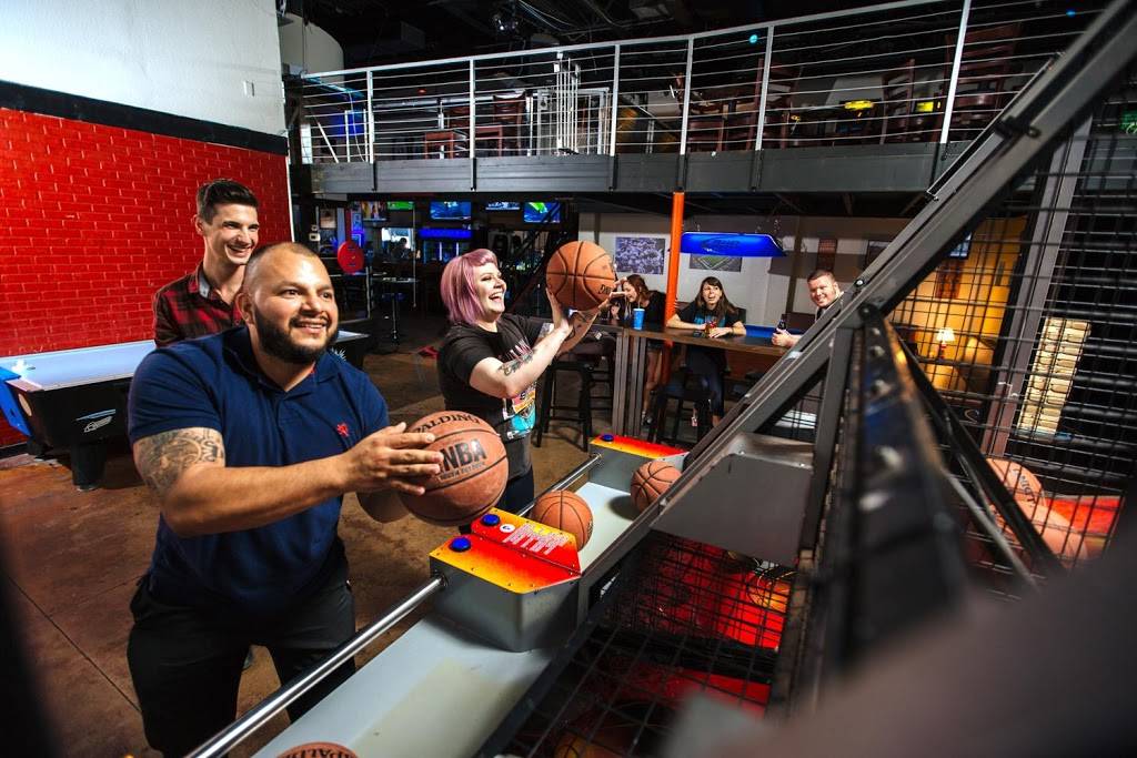 Slackers Sports Bar - Northstar | restaurant | 126 W Rector, San Antonio, TX 78216, USA | 2108452603 OR +1 210-845-2603