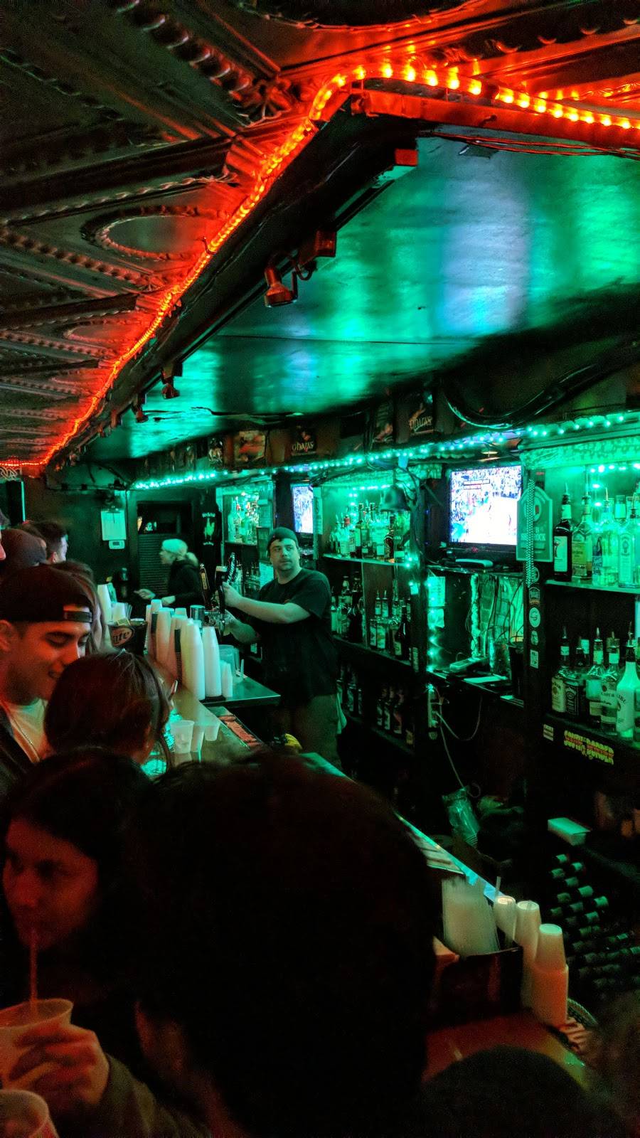 Shenanigan’s Irish Pub | restaurant | 2004, 2450 18th St NW, Washington, DC 20009, USA | 2025887405 OR +1 202-588-7405