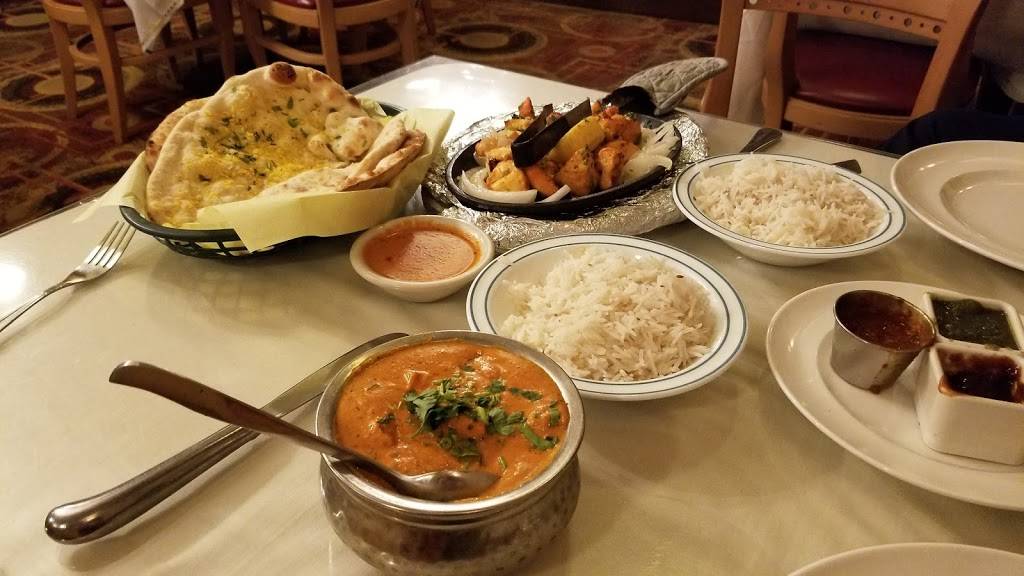 Taj Mahal Indian Restaurant & Bar | restaurant | 10455 N Central Expy #120, Dallas, TX 75231, USA | 2146920535 OR +1 214-692-0535