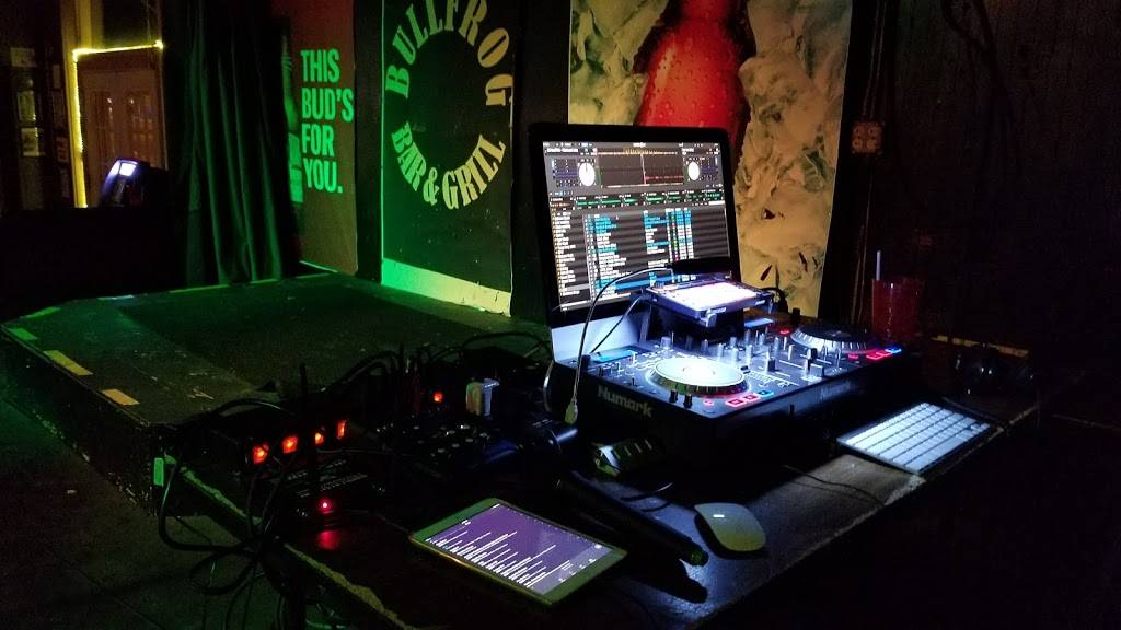 Bullfrog Bar & Grill | restaurant | 15414 Telegraph Rd, Redford Charter Twp, MI 48239, USA | 3135334477 OR +1 313-533-4477