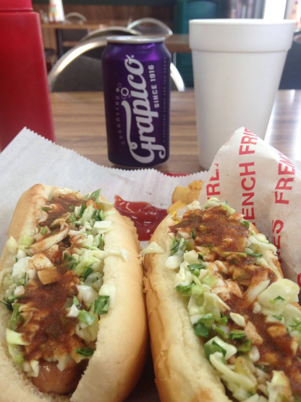 Debs Hot Dogs | restaurant | 1395 4th Ave SW #6002, Bessemer, AL 35022, USA | 2054247600 OR +1 205-424-7600