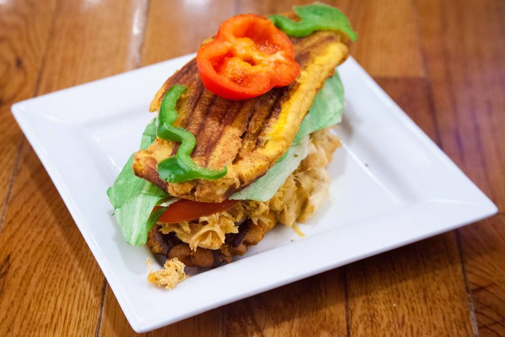 Bennys Sports Bar | night club | 3463 Fulton Rd, Cleveland, OH 44109, USA | 2166614600 OR +1 216-661-4600