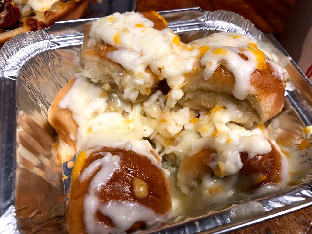 Big Kahunas Pizza | restaurant | 550 Paiea St, Honolulu, HI 96819, USA | 8088335588 OR +1 808-833-5588