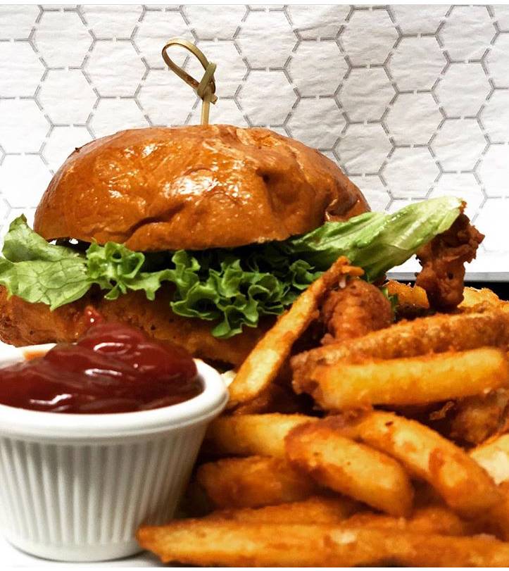 Crown chicken & burger | restaurant | 2962 Fulton St, Brooklyn, NY 11208, USA | 7182350300 OR +1 718-235-0300