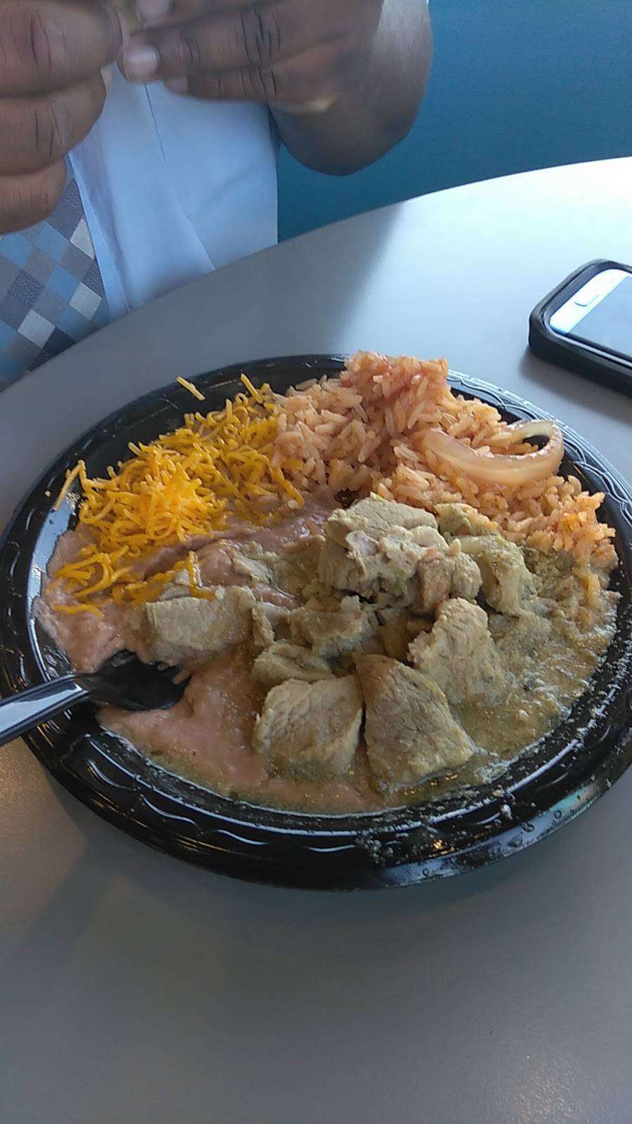 Miguels Jr. | restaurant | 1325 N Tustin St, Orange, CA 92867, USA | 7146334000 OR +1 714-633-4000