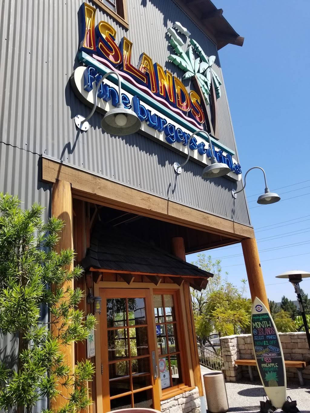 Islands Restaurant Fullerton | restaurant | 2201 W Malvern Ave, Fullerton, CA 92833, USA | 7149926685 OR +1 714-992-6685