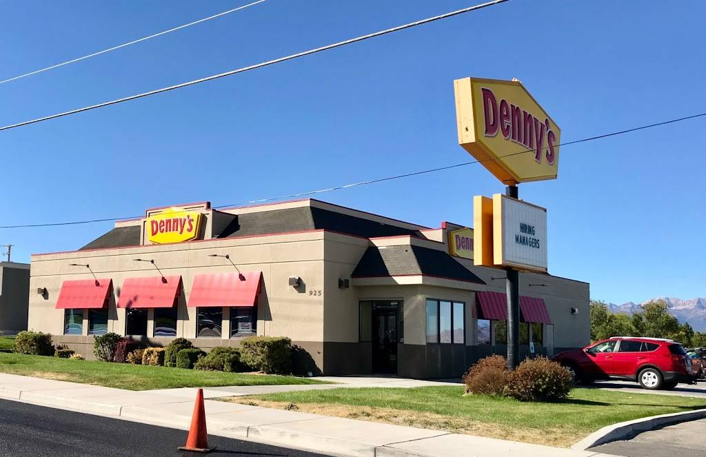 Dennys | restaurant | 925 N Main St, Tooele, UT 84074, USA | 4358438200 OR +1 435-843-8200