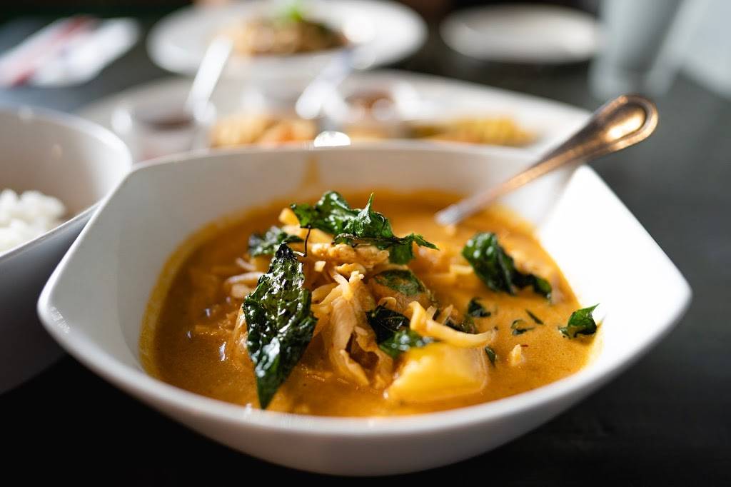 Gin Thai Brasserie | restaurant | 3176 NW 185th Ave, Portland, OR 97229, USA | 5037474895 OR +1 503-747-4895