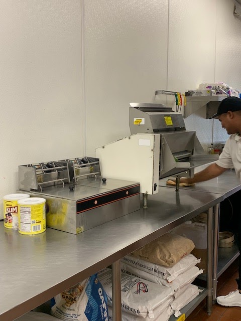 Pizza Spot | restaurant | 638 E Holt Ave, Pomona, CA 91767, USA | 9097295031 OR +1 909-729-5031