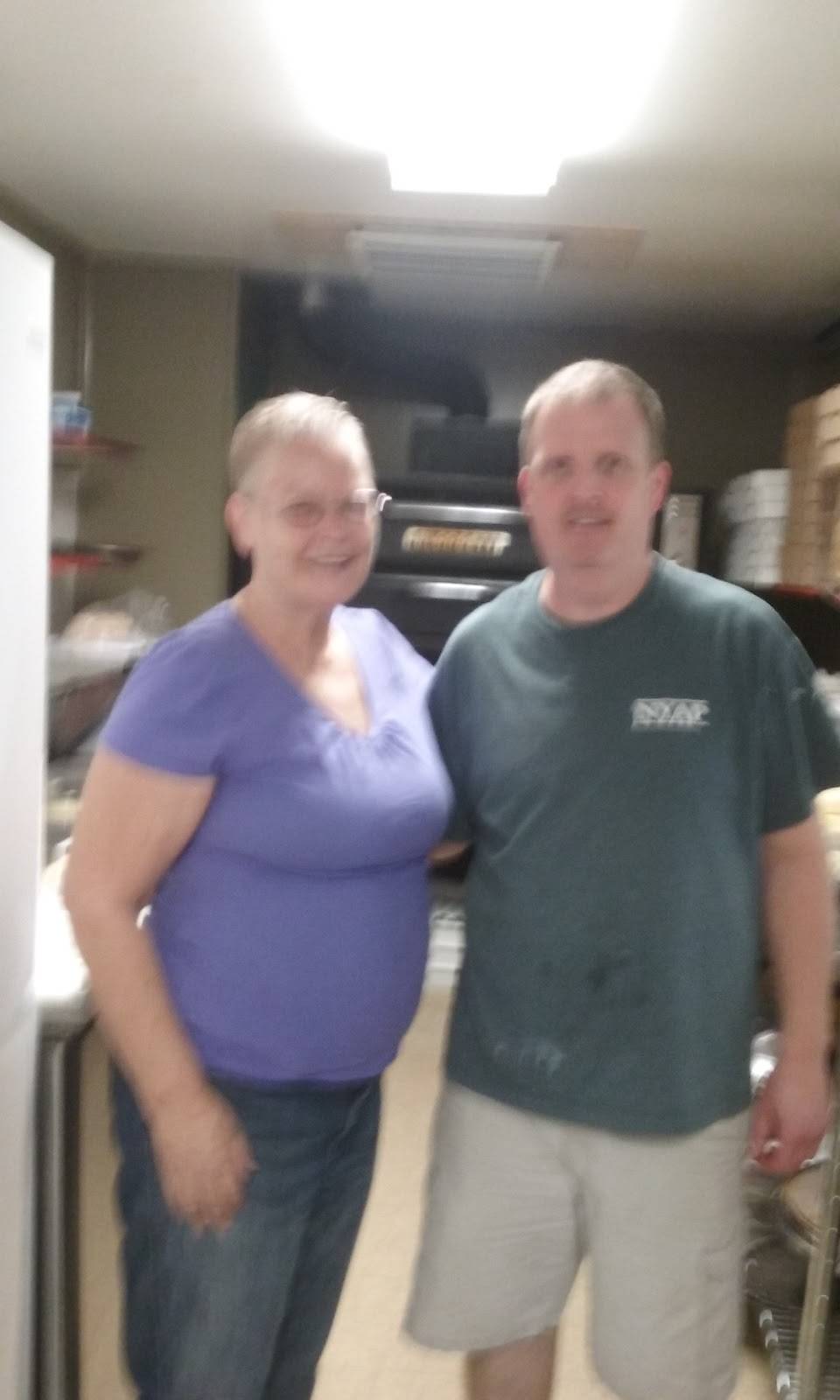 Main street pizza and subs | restaurant | 406 S Main St, Salem, IN 47167, USA | 8128839496 OR +1 812-883-9496