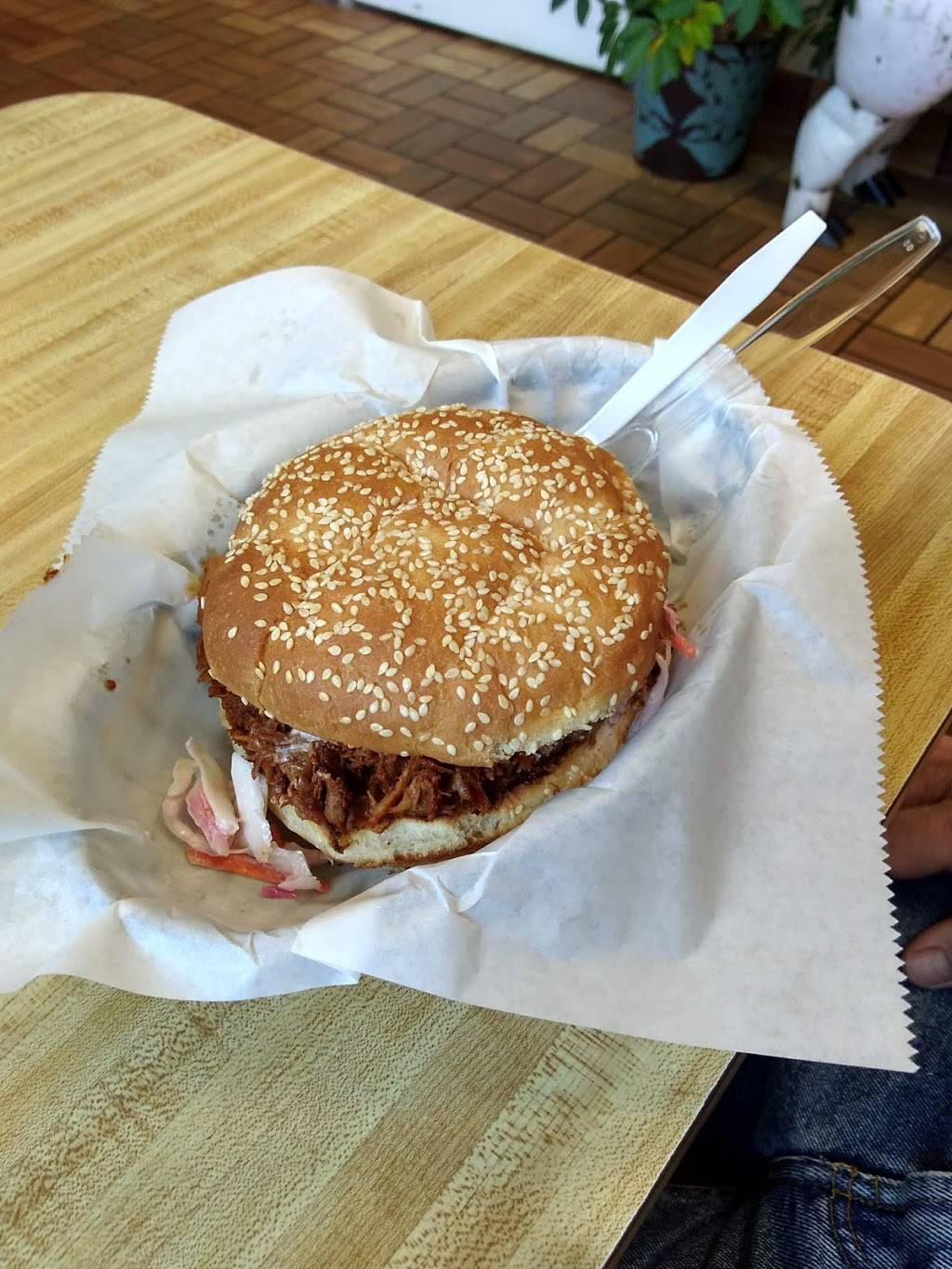 Blues BBQ & Catering | restaurant | 1109 Jefferson Rd, South Charleston, WV 25309, USA | 3047448335 OR +1 304-744-8335