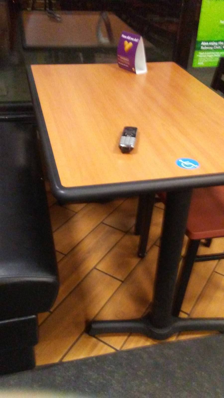 Subway | restaurant | 420 Main St W, Mt Carmel, TN 37645, USA | 4233571900 OR +1 423-357-1900