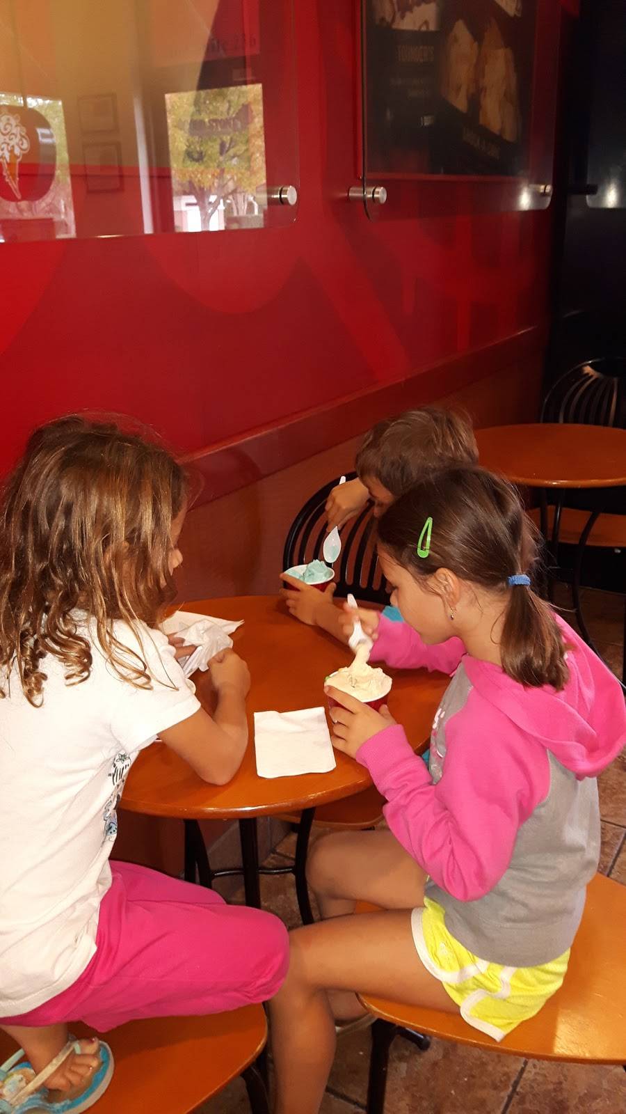 Cold Stone Creamery | bakery | 1169 Nimmo Pkwy Ste 236, Virginia Beach, VA 23456, USA | 7575638288 OR +1 757-563-8288