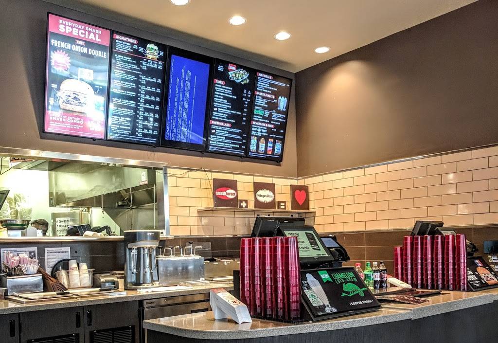 Smashburger | restaurant | 220 Union Blvd, Lakewood, CO 80228, USA | 7203997171 OR +1 720-399-7171