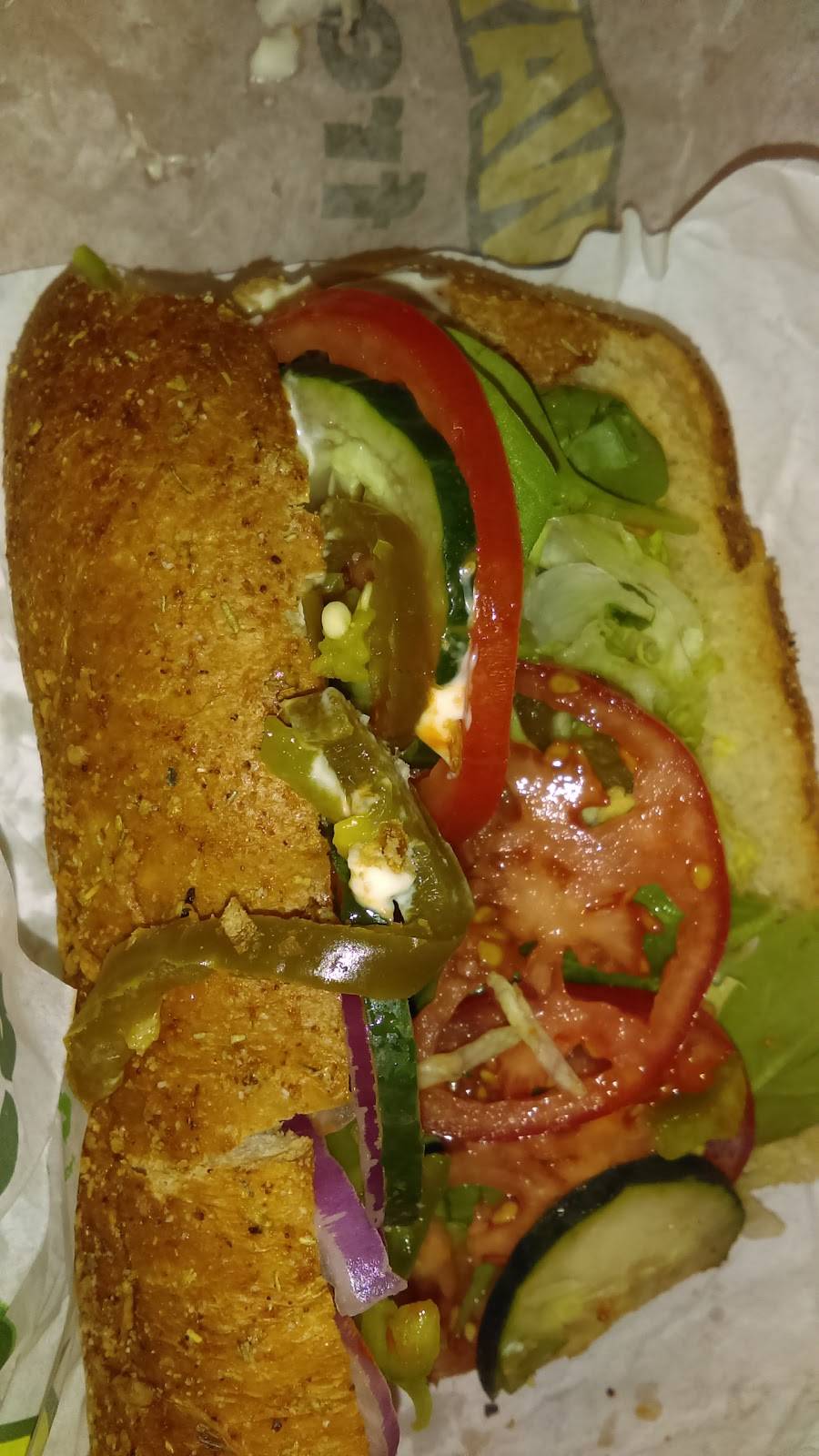 Subway Restaurants | restaurant | 159 E Antelope Ave, Woodlake, CA 93286, USA | 5595648058 OR +1 559-564-8058