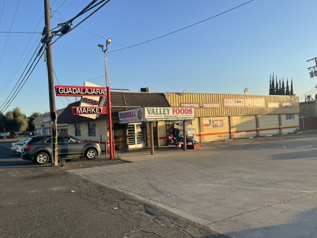 VALLEY FOODS SUPERMARKET | restaurant | 32717 Rd 160, Ivanhoe, CA 93235, USA | 5597986116 OR +1 559-798-6116