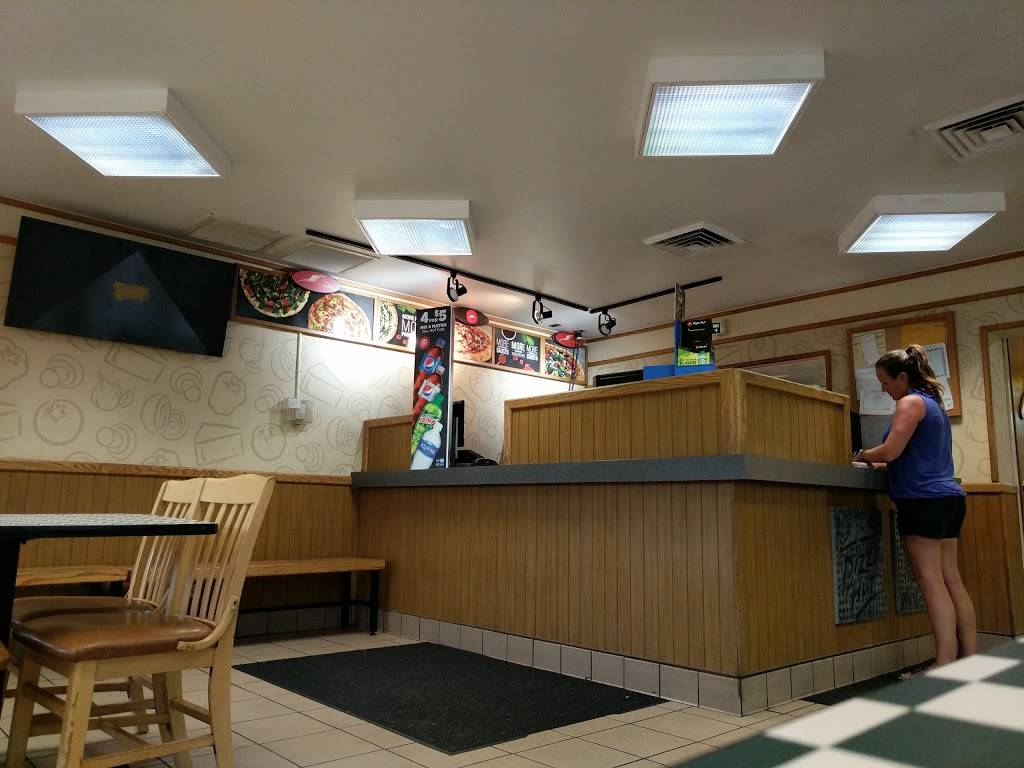 Pizza Hut | restaurant | 816 E Chicago St, Elgin, IL 60120, USA | 8477423399 OR +1 847-742-3399