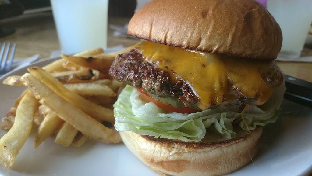 Applebees Grill + Bar | restaurant | 521 N McKinley St, Corona, CA 92879, USA | 9513711995 OR +1 951-371-1995