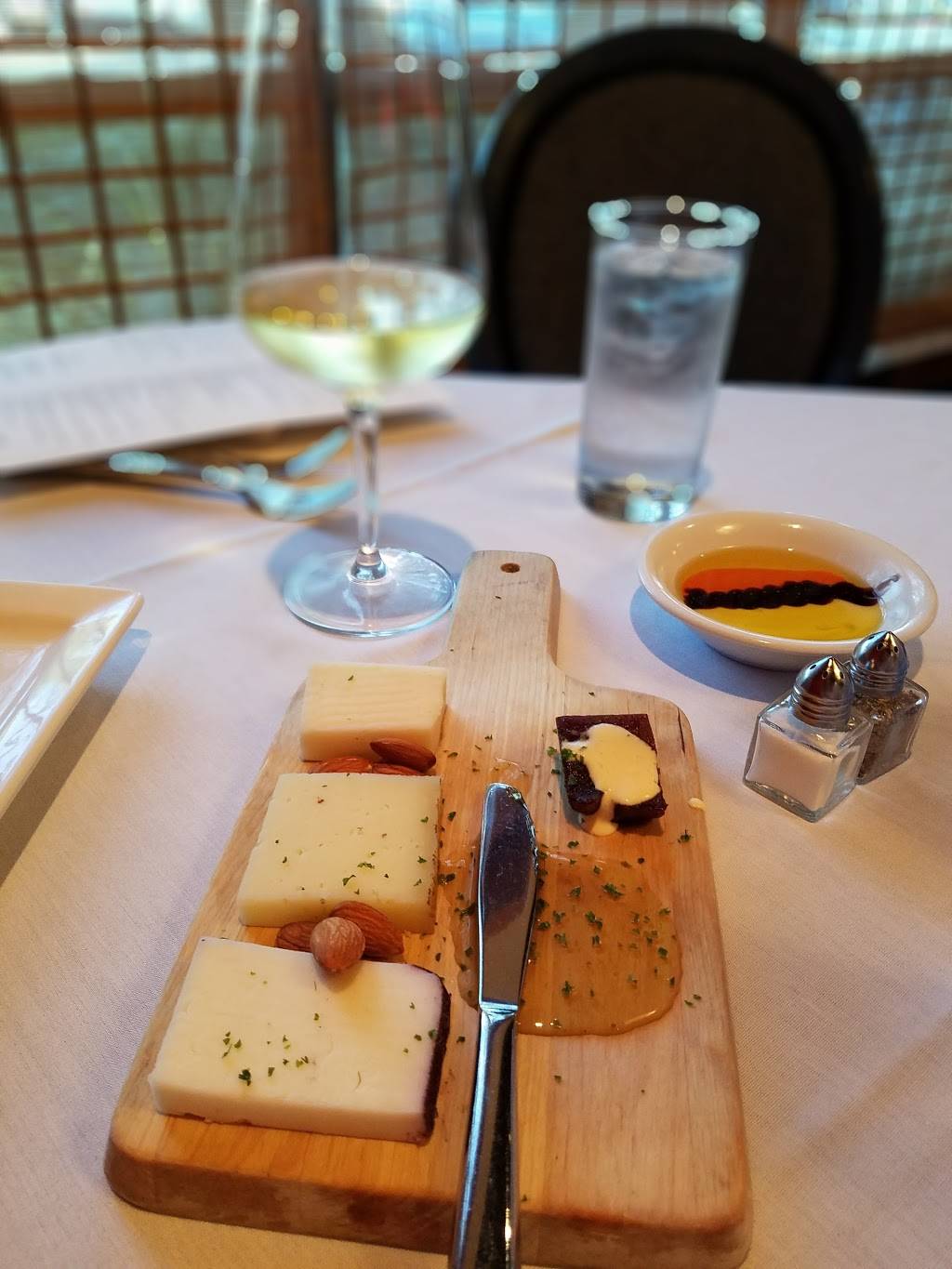 Vizcaya Restaurante & Tapas Bar | restaurant | 10905 Dale Mabry Hwy, Tampa, FL 33618, USA | 8139687400 OR +1 813-968-7400