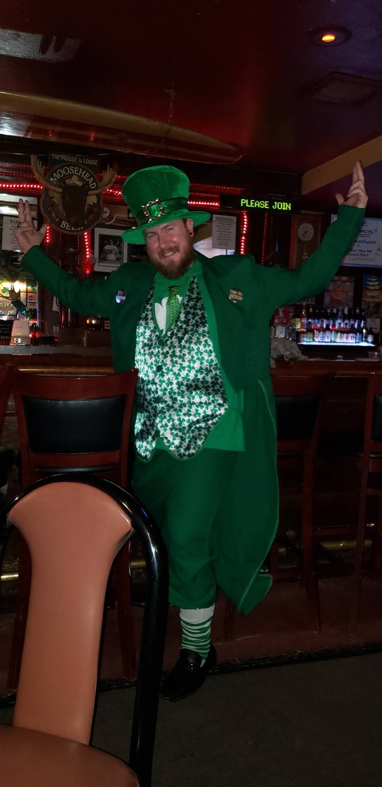 Tiburon Tavern | restaurant | 3116 State St, Santa Barbara, CA 93105, USA | 8056828100 OR +1 805-682-8100