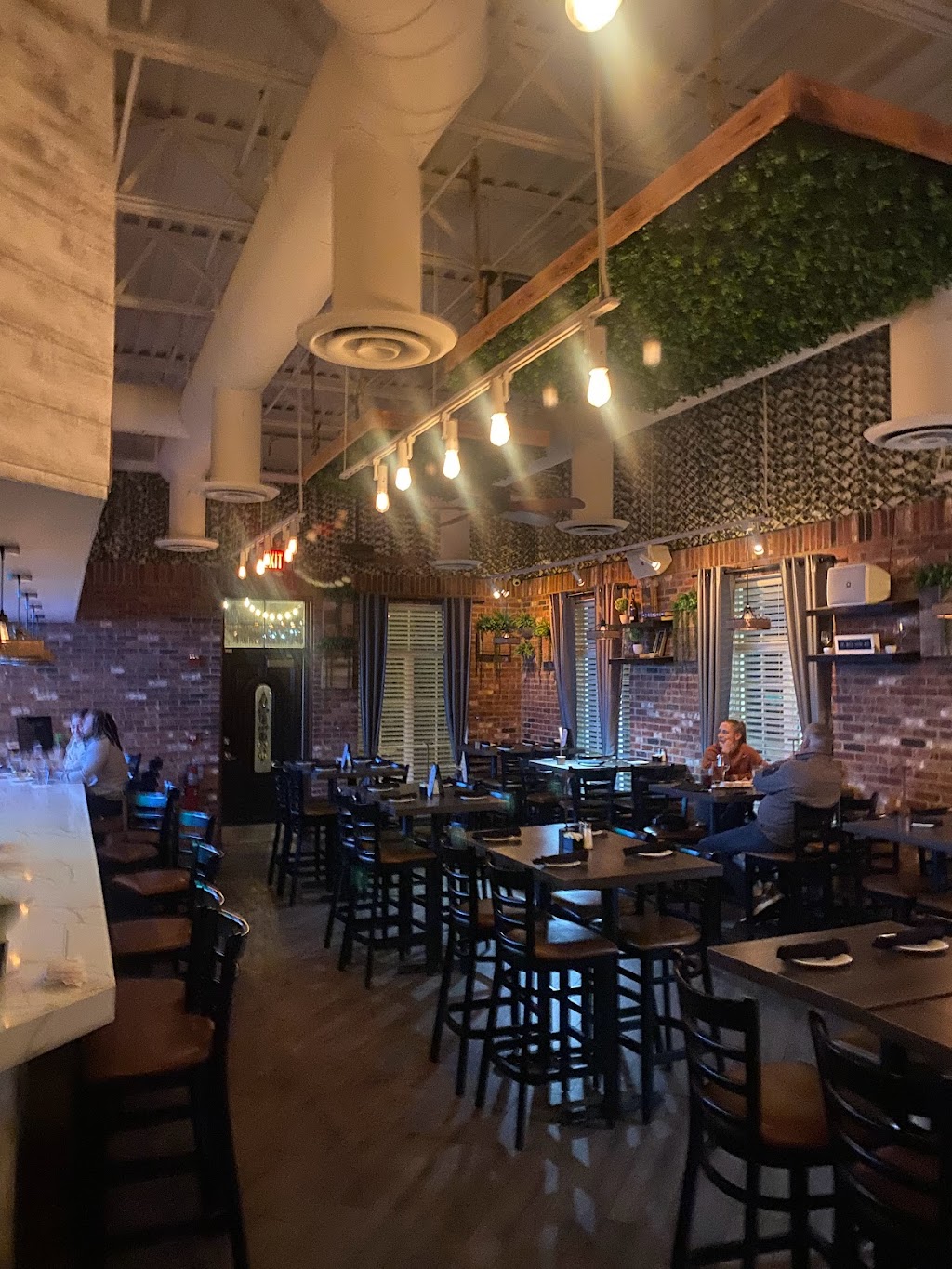 Goat & Vine Restaurant + Winery | restaurant | 195 Remington Blvd, Bolingbrook, IL 60440, USA | 6306340333 OR +1 630-634-0333