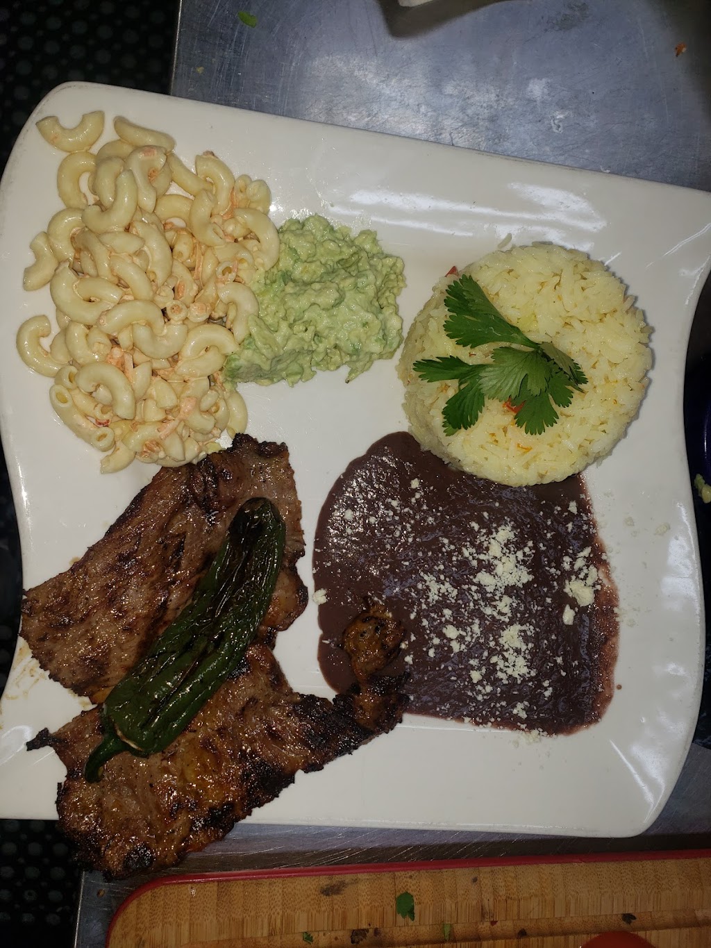 Catrachapin | restaurant | 72 Jackson St, Lawrence, MA 01841, USA | 9783989605 OR +1 978-398-9605