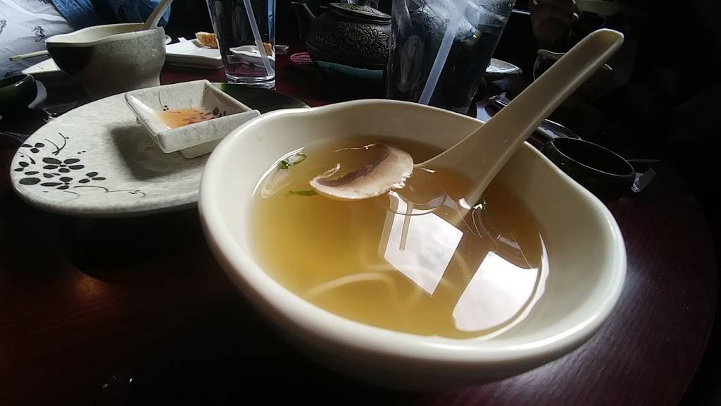 Grey Whale Sushi & Grill | restaurant | 129 N 10th St #113, Lincoln, NE 68508, USA | 4023278888 OR +1 402-327-8888