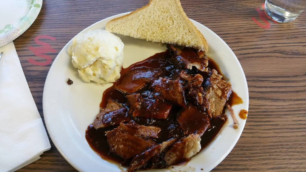 Carmen & Family Bar-B-Q | restaurant | 41986 Fremont Blvd, Fremont, CA 94538, USA | 5106575464 OR +1 510-657-5464